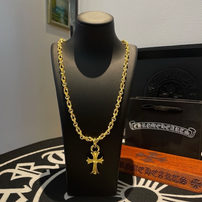 Ch*0me He**ts necklaces